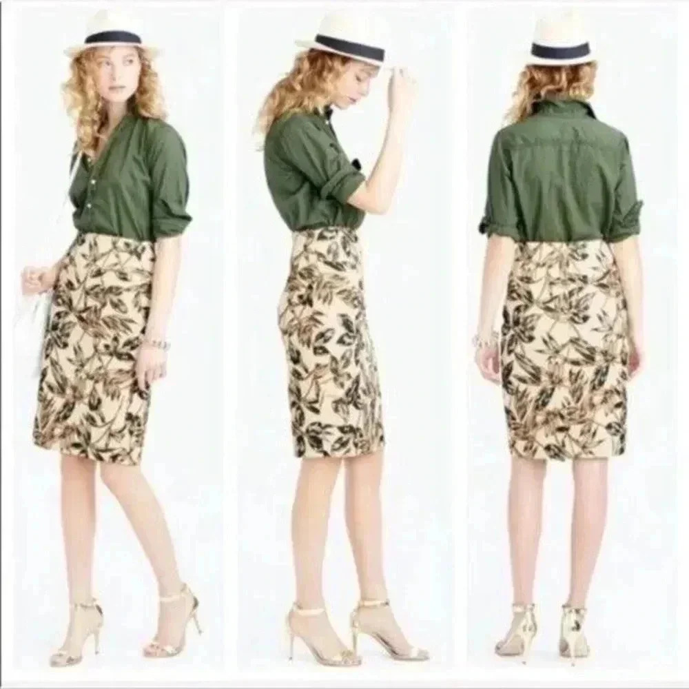 J. Crew Gold Foil Leaf Pencil Skirt Womens Size 0 Cotton Lined Knee Length Cream - Picture 10 of 10